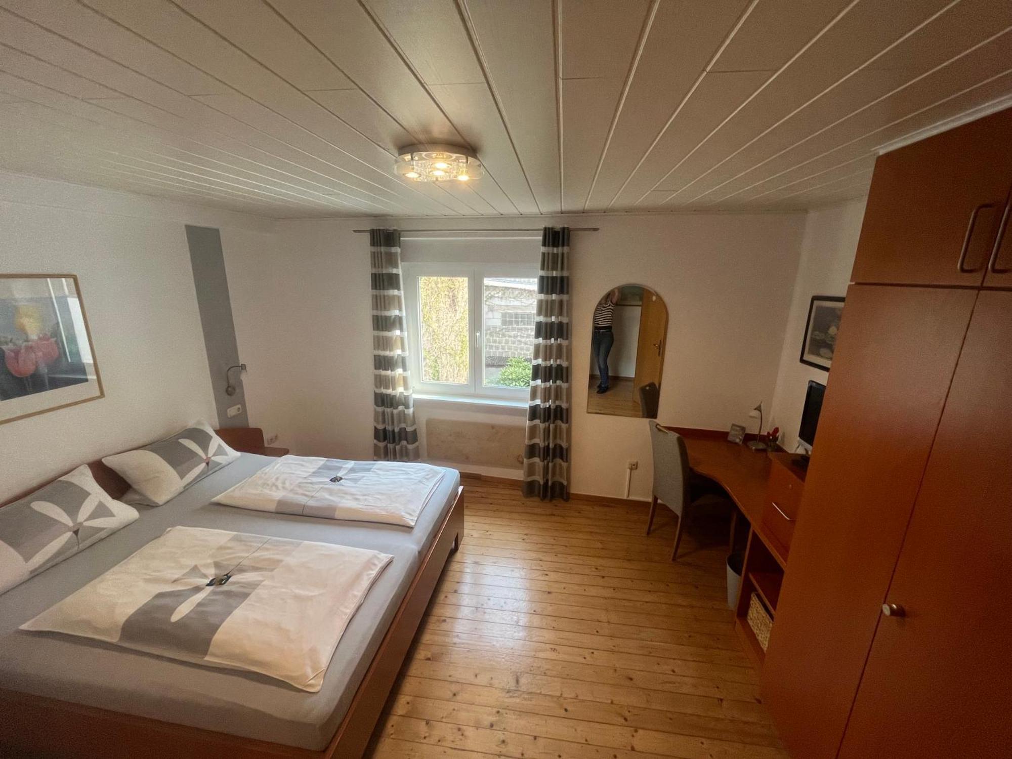 Wein- Und Gaestehaus M. Bai Mesenich Exteriér fotografie