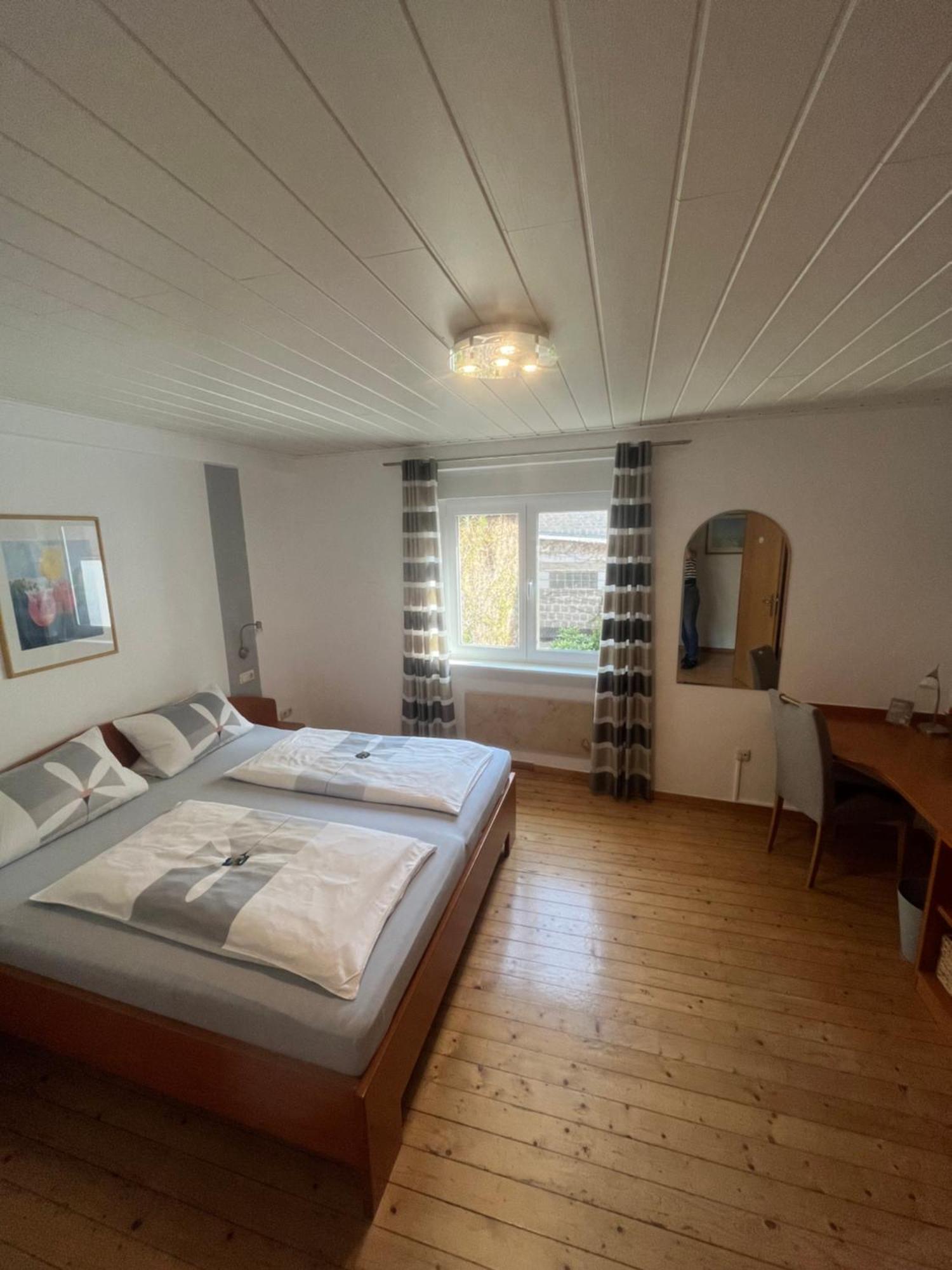 Wein- Und Gaestehaus M. Bai Mesenich Exteriér fotografie